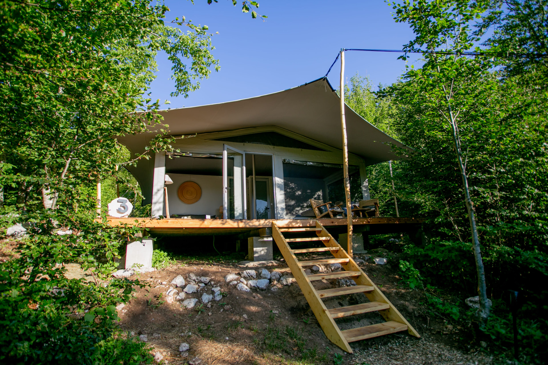 Medium Tent for Two — 31 m² — Outside