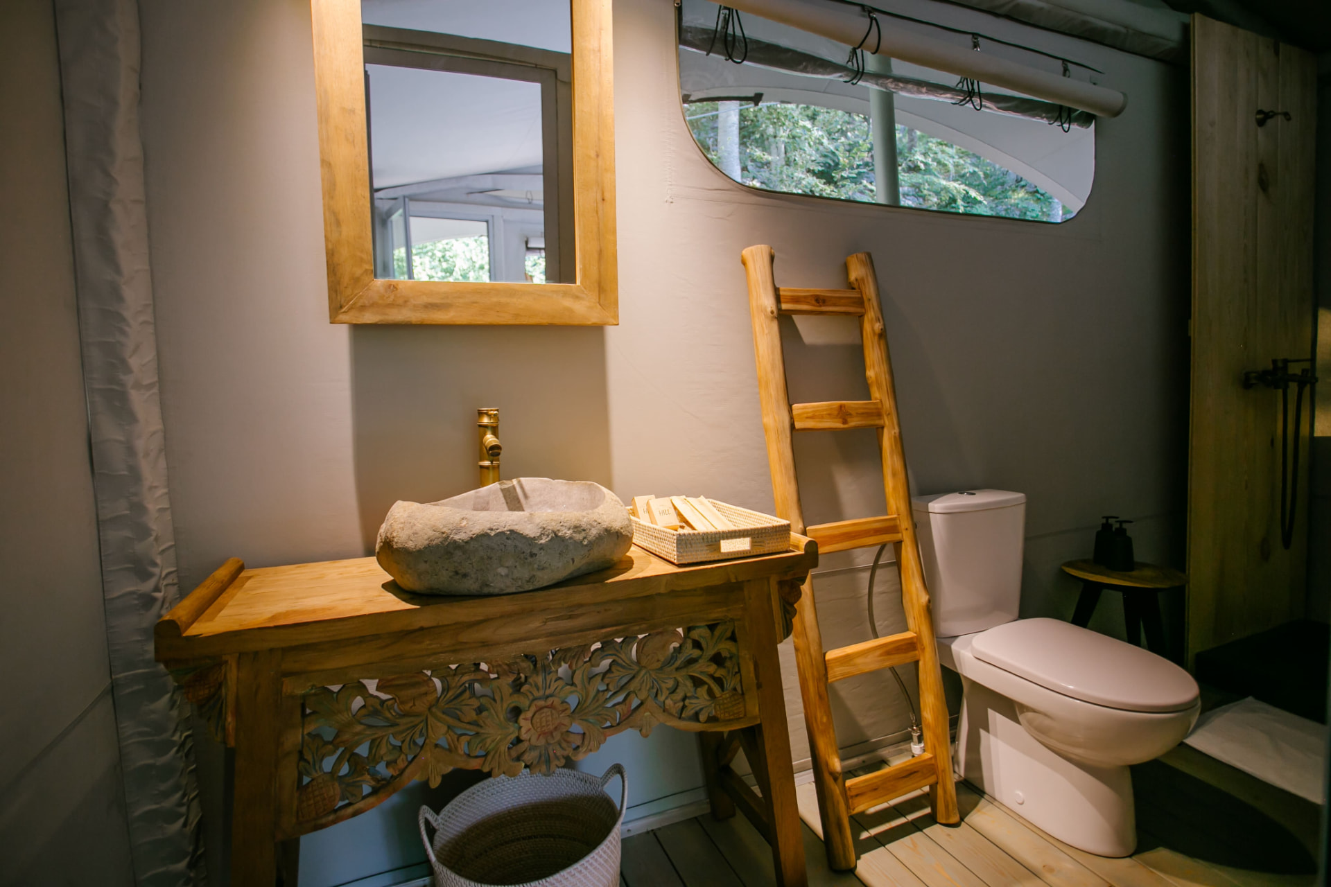 Small Tent — 20 m² — Bathroom