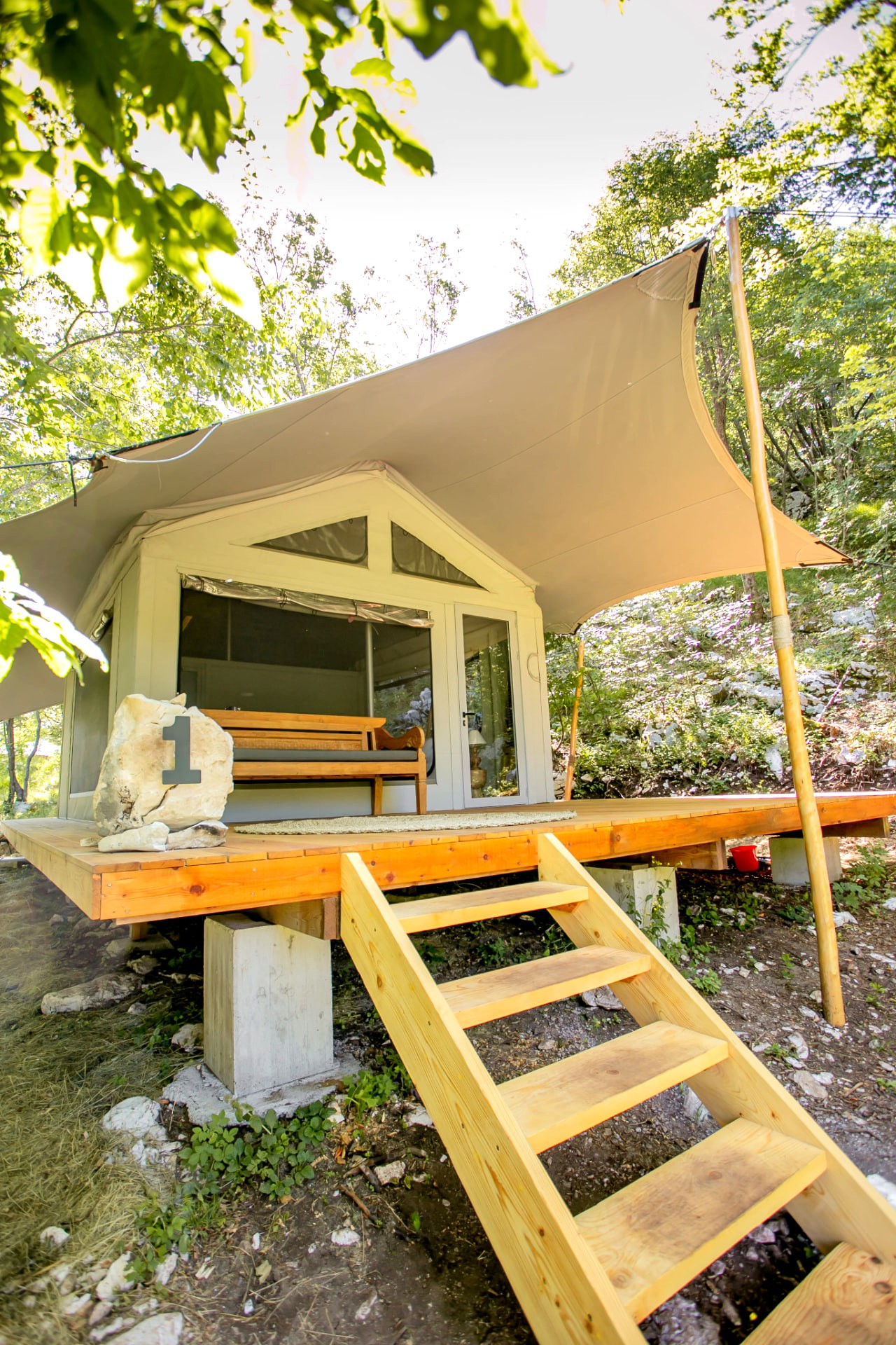 Medium Tent for Two — 31 m² — Outside